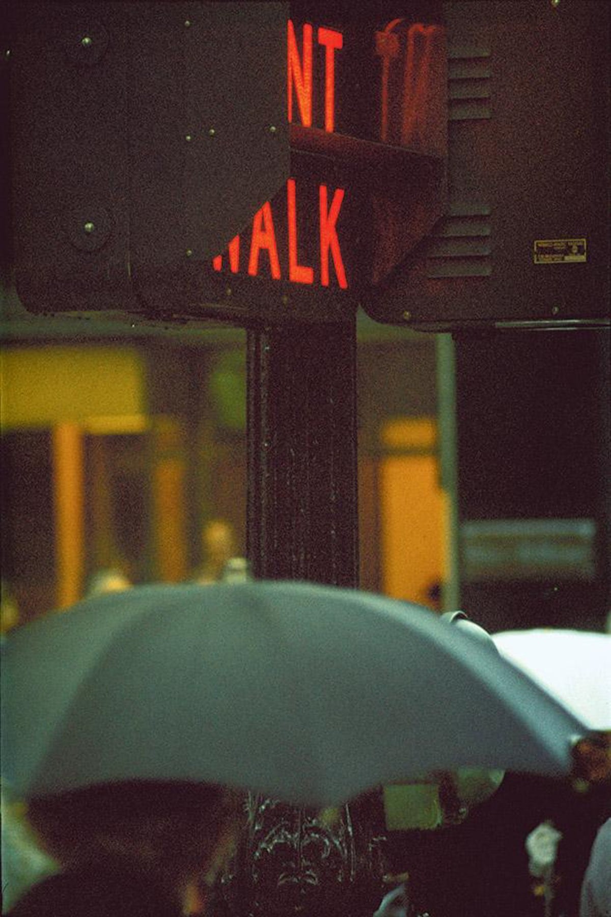 saul leiter, dont walk, new york city, 1952