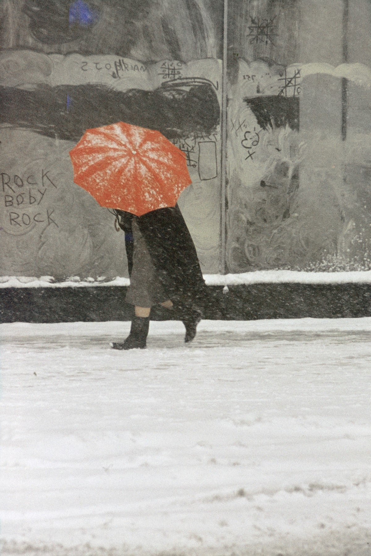 saul leiter, red umbrella, 1958
