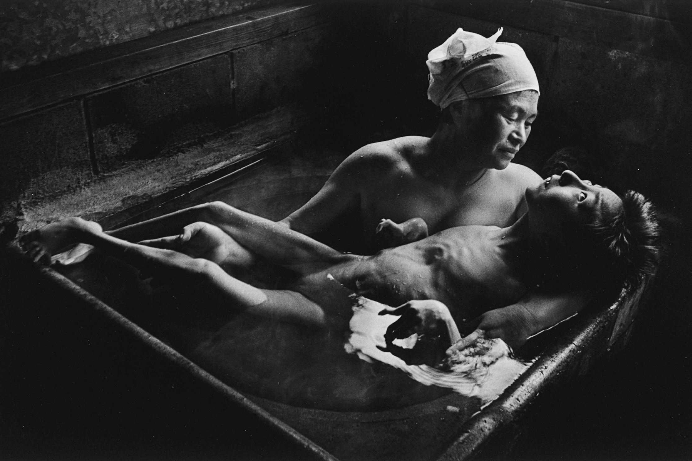 masters of photography w. eugene smith tomoko uemura in her bath minamata japan 1972